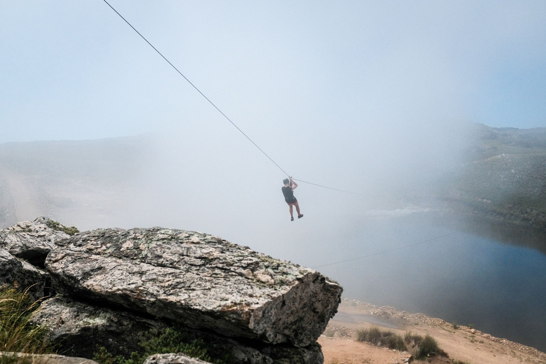 Parcours aventure via ferrata dans les Pyrénées avec vue panoramique